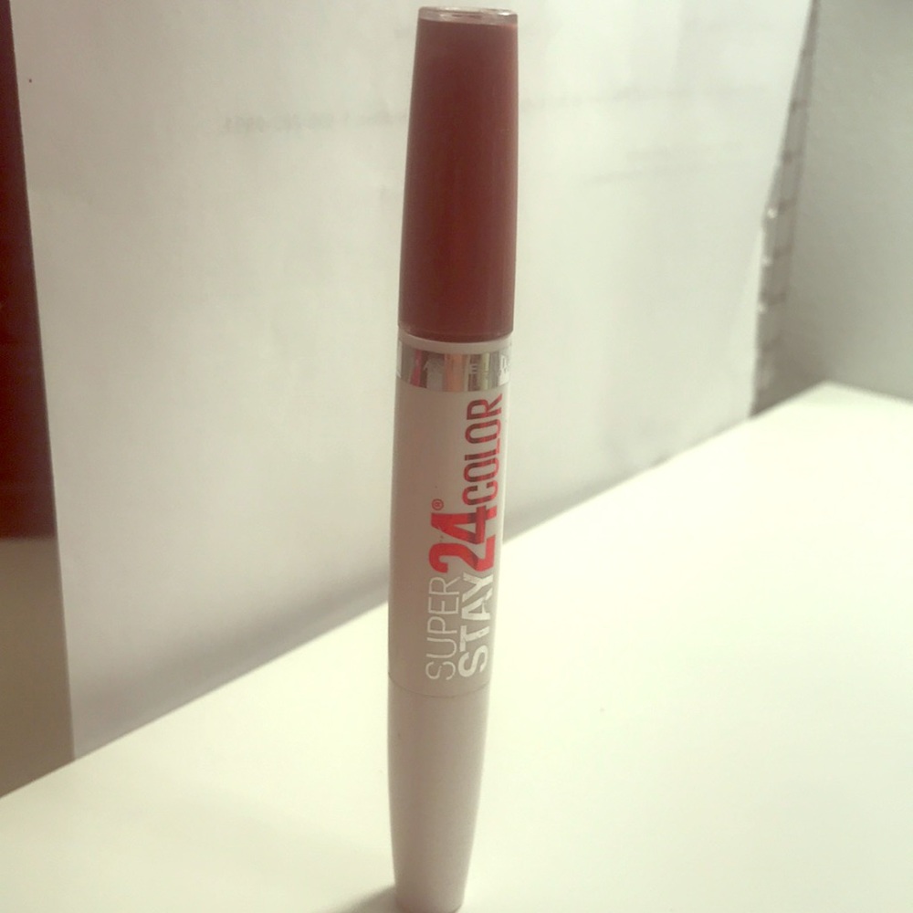 Maybelline Super Stay Lip Color ‘Unmuted Raisin’